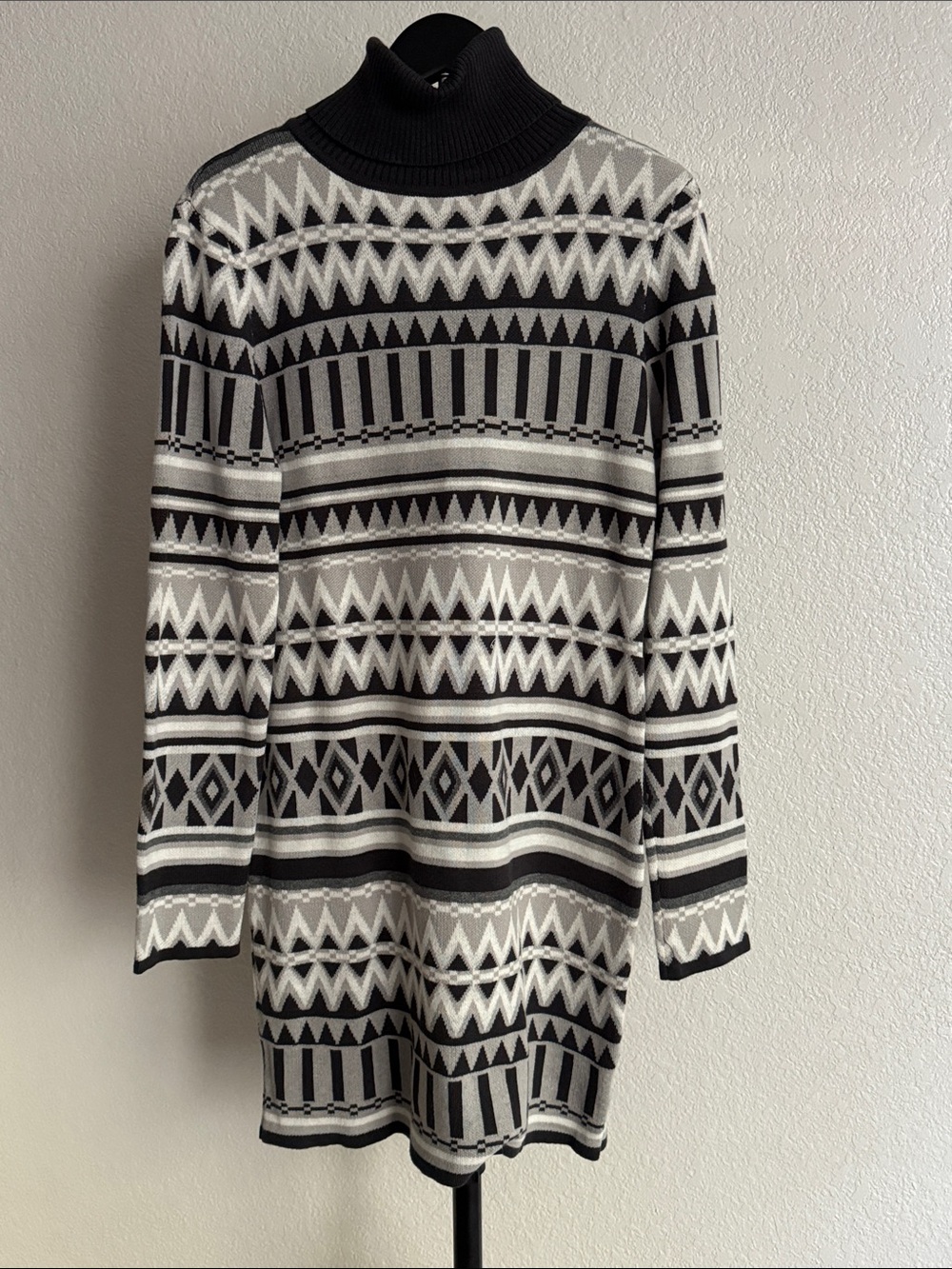 Romeo + Juliet Couture Sweater Dress Turtleneck Large NWT